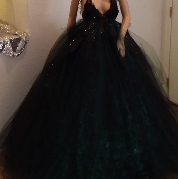 SAMPLE GOWN ONLY - ESPERANZA Goth Black & Green Wedding Ballgown Set - Picture 2 of 14